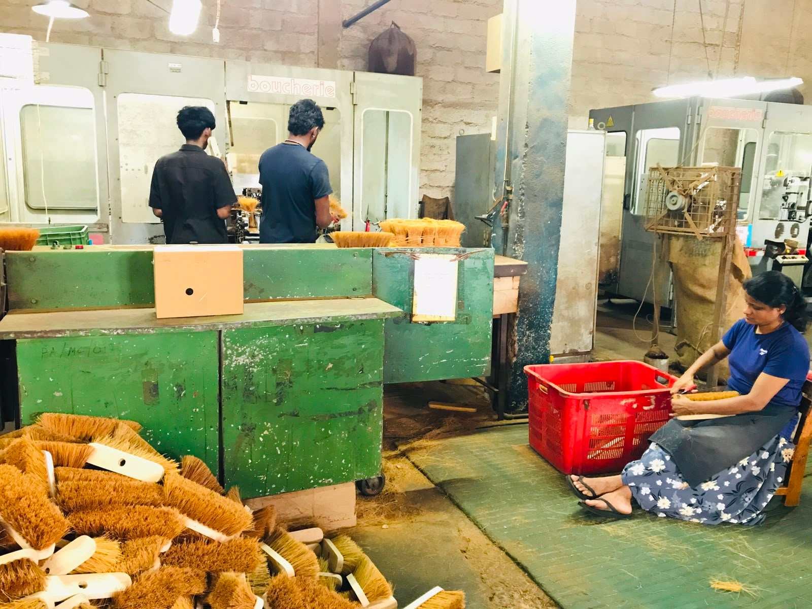 Inside the brush manufacturing unit – Lanka Brush Exports (7)