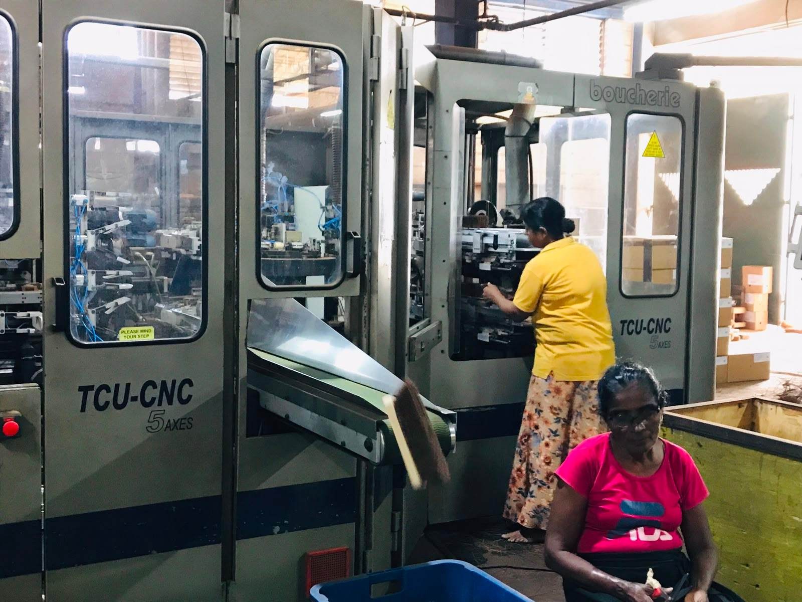 Inside the brush manufacturing unit – Lanka Brush Exports (12)